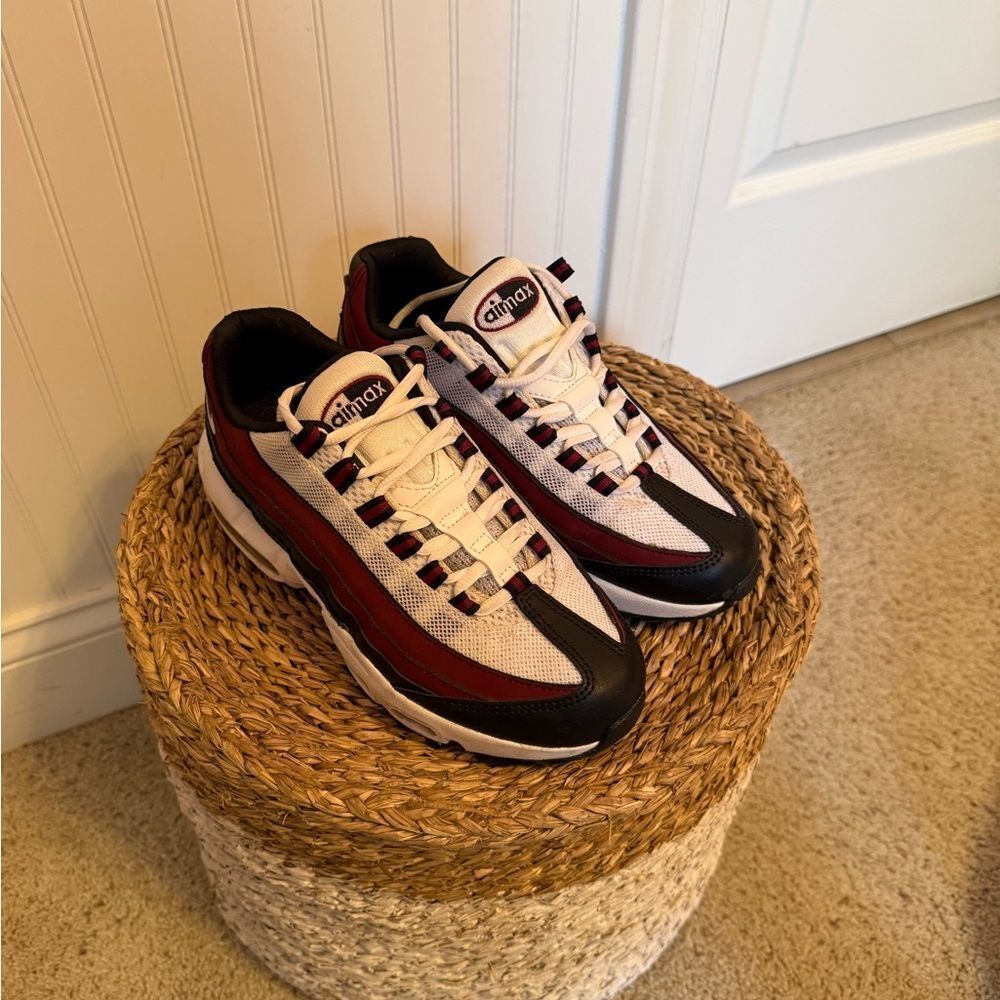 Nike Air Max 95 Recraft GS "White Dark Beetroot"  Kids Size 5Y. Great Condition! - Picture 3 of 9